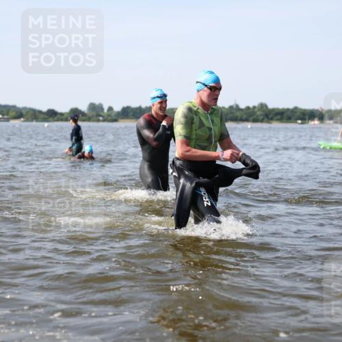 22.06.2025 - Viking Triathlon Michael Strokosch http://msf.ph/oto/8057007 22.06.2025 10:33:48 Schwimmen 5, 50, 75, 149, 184, 229, 242, 255, 304, 348, 349, 438, 457 meine-sportfotos.de