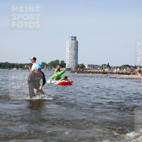 22.06.2025 - Viking Triathlon Michael Strokosch http://msf.ph/oto/8057033 22.06.2025 10:33:55 Schwimmen 5, 50, 75, 149, 184, 229, 242, 349, 429, 438, 478, 532, 540 meine-sportfotos.de