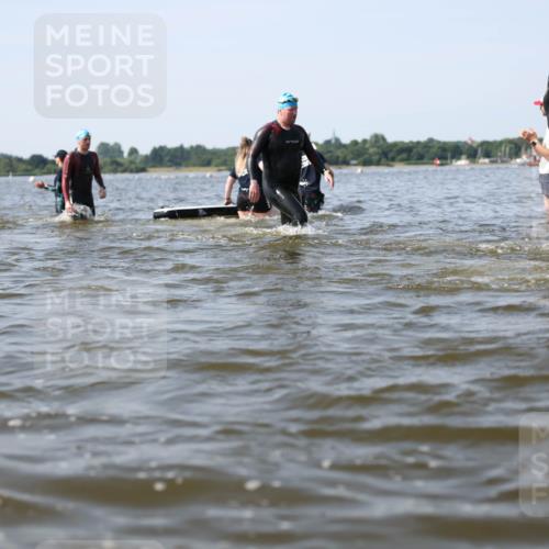 22.06.2025 - Viking Triathlon Michael Strokosch http://msf.ph/oto/8057047 22.06.2025 10:33:59 Schwimmen 50, 70, 75, 184, 229, 242, 349, 429, 438, 478, 532, 540, 618, 635 meine-sportfotos.de