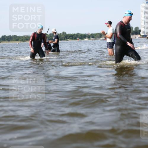22.06.2025 - Viking Triathlon Michael Strokosch http://msf.ph/oto/8057054 22.06.2025 10:34:02 Schwimmen 70, 75, 184, 229, 297, 349, 429, 478, 532, 540, 618, 635 meine-sportfotos.de