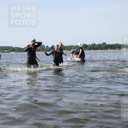 22.06.2025 - Viking Triathlon Michael Strokosch http://msf.ph/oto/8057056 22.06.2025 10:34:04 Schwimmen 46, 70, 75, 184, 297, 349, 429, 478, 532, 540, 618, 635 meine-sportfotos.de