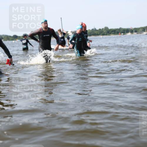 22.06.2025 - Viking Triathlon Michael Strokosch http://msf.ph/oto/8057061 22.06.2025 10:34:06 Schwimmen 46, 70, 75, 184, 297, 429, 478, 532, 540, 618, 635 meine-sportfotos.de