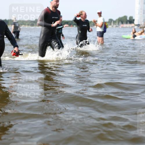 22.06.2025 - Viking Triathlon Michael Strokosch http://msf.ph/oto/8057066 22.06.2025 10:34:07 Schwimmen 46, 70, 75, 184, 297, 429, 478, 532, 540, 618, 635 meine-sportfotos.de