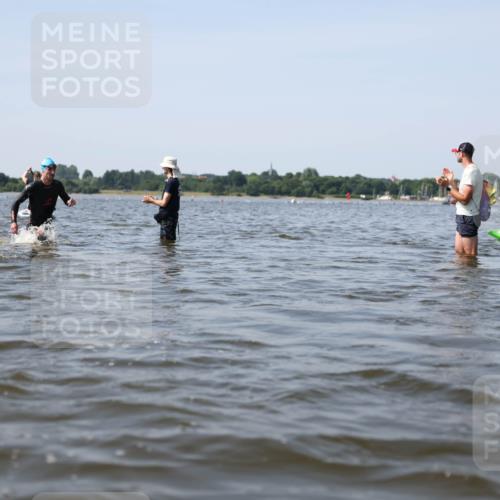 22.06.2025 - Viking Triathlon Michael Strokosch http://msf.ph/oto/8057095 22.06.2025 10:34:15 Schwimmen 46, 70, 294, 297, 429, 486, 527, 618, 635 meine-sportfotos.de