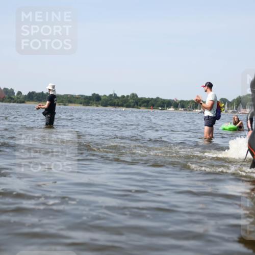 22.06.2025 - Viking Triathlon Michael Strokosch http://msf.ph/oto/8057109 22.06.2025 10:34:19 Schwimmen 46, 294, 297, 306, 430, 486, 520, 527, 618 meine-sportfotos.de