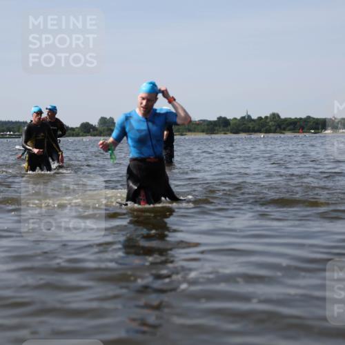 22.06.2025 - Viking Triathlon Michael Strokosch http://msf.ph/oto/8057111 22.06.2025 10:34:21 Schwimmen 46, 294, 297, 306, 366, 430, 486, 520, 527 meine-sportfotos.de