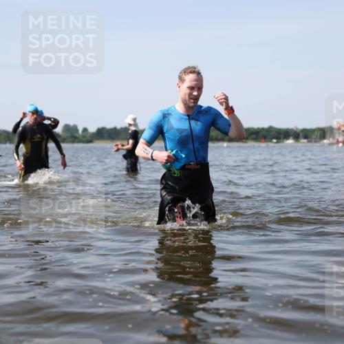 22.06.2025 - Viking Triathlon Michael Strokosch http://msf.ph/oto/8057118 22.06.2025 10:34:22 Schwimmen 46, 294, 306, 366, 430, 486, 520, 527, 546 meine-sportfotos.de