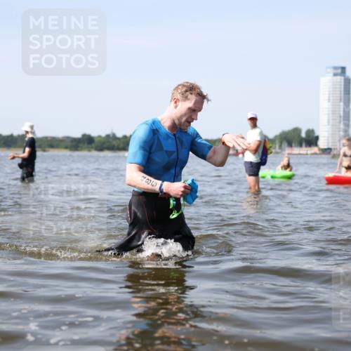 22.06.2025 - Viking Triathlon Michael Strokosch http://msf.ph/oto/8057125 22.06.2025 10:34:22 Schwimmen 46, 294, 306, 366, 430, 486, 520, 527, 546 meine-sportfotos.de