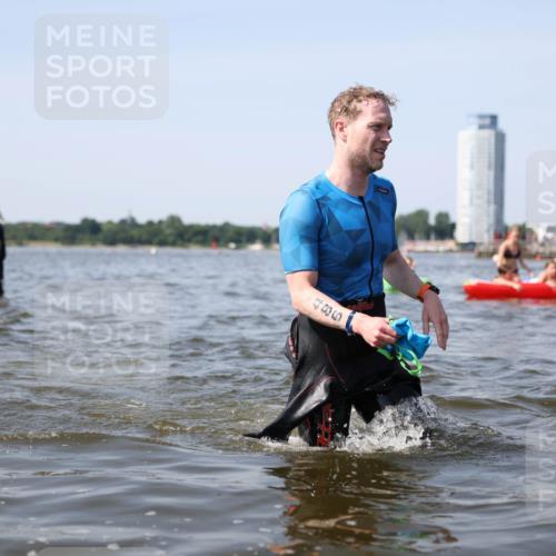 22.06.2025 - Viking Triathlon Michael Strokosch http://msf.ph/oto/8057130 22.06.2025 10:34:23 Schwimmen 46, 294, 306, 366, 430, 486, 520, 527, 546 meine-sportfotos.de