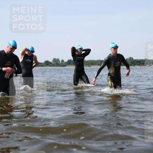 22.06.2025 - Viking Triathlon Michael Strokosch http://msf.ph/oto/8057137 22.06.2025 10:34:25 Schwimmen 294, 306, 366, 430, 486, 520, 527, 546 meine-sportfotos.de