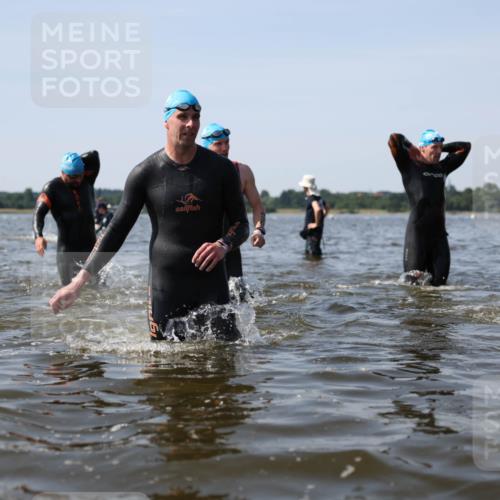 22.06.2025 - Viking Triathlon Michael Strokosch http://msf.ph/oto/8057148 22.06.2025 10:34:26 Schwimmen 294, 306, 366, 430, 486, 520, 527, 546 meine-sportfotos.de