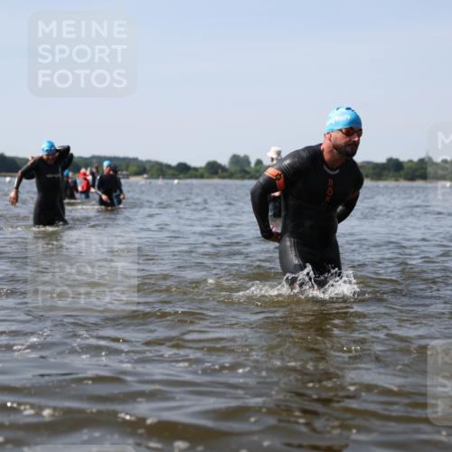 22.06.2025 - Viking Triathlon Michael Strokosch http://msf.ph/oto/8057160 22.06.2025 10:34:30 Schwimmen 247, 294, 306, 341, 366, 430, 486, 520, 546 meine-sportfotos.de