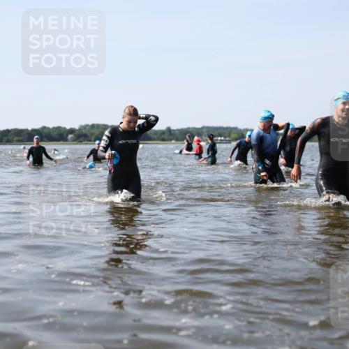 22.06.2025 - Viking Triathlon Michael Strokosch http://msf.ph/oto/8057182 22.06.2025 10:34:33 Schwimmen 114, 247, 284, 306, 323, 341, 366, 430, 486, 520, 546, 550 meine-sportfotos.de
