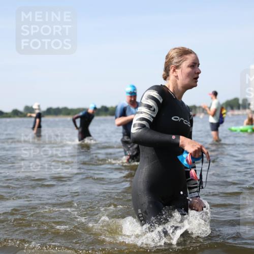 22.06.2025 - Viking Triathlon Michael Strokosch http://msf.ph/oto/8057214 22.06.2025 10:34:39 Schwimmen 77, 114, 247, 284, 306, 323, 341, 366, 430, 546, 550 meine-sportfotos.de