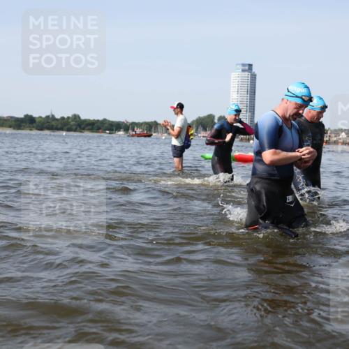 22.06.2025 - Viking Triathlon Michael Strokosch http://msf.ph/oto/8057219 22.06.2025 10:34:42 Schwimmen 77, 114, 161, 247, 284, 323, 341, 434, 546, 550 meine-sportfotos.de