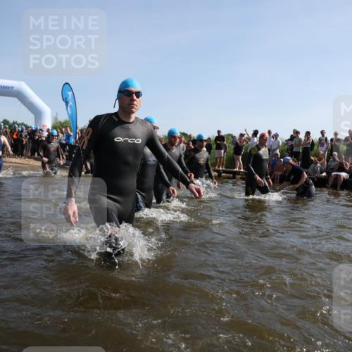 22.06.2025 - Viking Triathlon Michael Strokosch http://msf.ph/oto/8057221 22.06.2025 10:08:20 Schwimmen 37, 48, 69, 97, 133, 140, 222, 225, 364, 403, 406, 410, 499, 518, 638 meine-sportfotos.de