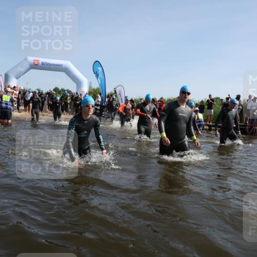 22.06.2025 - Viking Triathlon Michael Strokosch http://msf.ph/oto/8057245 22.06.2025 10:08:31 Schwimmen 48, 69, 71, 97, 166, 246, 319, 357, 360, 472, 481, 490, 499, 518, 542 meine-sportfotos.de