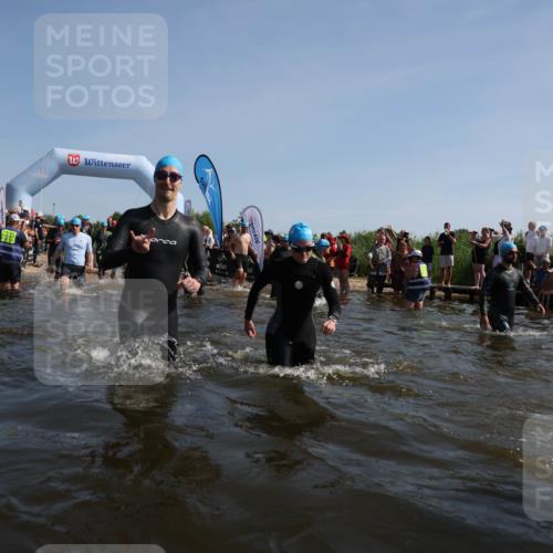 22.06.2025 - Viking Triathlon Michael Strokosch http://msf.ph/oto/8057263 22.06.2025 10:08:38 Schwimmen 71, 136, 166, 234, 246, 303, 305, 319, 357, 360, 459, 470, 472, 481, 490, 542, 656 meine-sportfotos.de