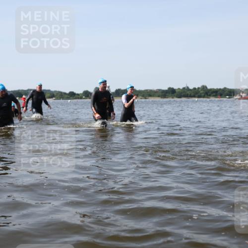 22.06.2025 - Viking Triathlon Michael Strokosch http://msf.ph/oto/8057264 22.06.2025 10:34:48 Schwimmen 17, 43, 77, 114, 161, 247, 284, 323, 341, 434, 548, 550 meine-sportfotos.de