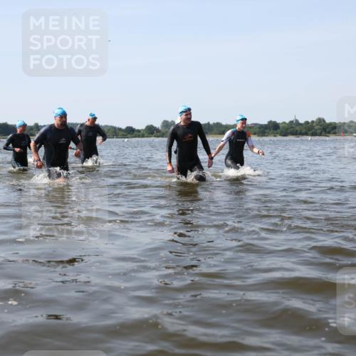 22.06.2025 - Viking Triathlon Michael Strokosch http://msf.ph/oto/8057269 22.06.2025 10:34:49 Schwimmen 17, 43, 77, 114, 161, 247, 284, 323, 434, 475, 548, 550 meine-sportfotos.de