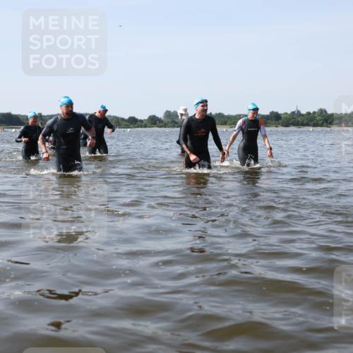 22.06.2025 - Viking Triathlon Michael Strokosch http://msf.ph/oto/8057271 22.06.2025 10:34:49 Schwimmen 17, 43, 77, 114, 161, 247, 284, 323, 434, 475, 548, 550 meine-sportfotos.de