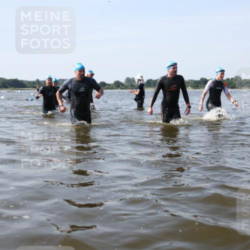 22.06.2025 - Viking Triathlon Michael Strokosch http://msf.ph/oto/8057274 22.06.2025 10:34:50 Schwimmen 17, 43, 77, 114, 161, 284, 323, 434, 475, 548, 550 meine-sportfotos.de