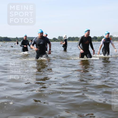 22.06.2025 - Viking Triathlon Michael Strokosch http://msf.ph/oto/8057276 22.06.2025 10:34:50 Schwimmen 17, 43, 77, 114, 161, 284, 323, 434, 475, 548, 550 meine-sportfotos.de