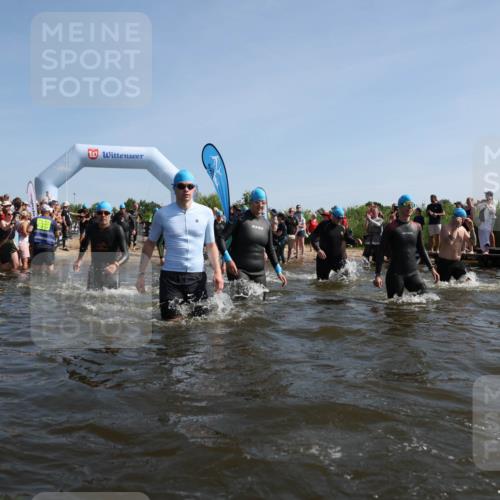 22.06.2025 - Viking Triathlon Michael Strokosch http://msf.ph/oto/8057278 22.06.2025 10:08:43 Schwimmen 71, 136, 166, 234, 241, 246, 303, 305, 319, 356, 357, 459, 470, 471, 640, 656 meine-sportfotos.de