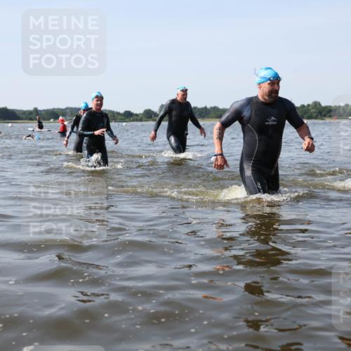 22.06.2025 - Viking Triathlon Michael Strokosch http://msf.ph/oto/8057291 22.06.2025 10:34:52 Schwimmen 17, 43, 77, 114, 161, 284, 323, 434, 475, 495, 548, 550 meine-sportfotos.de