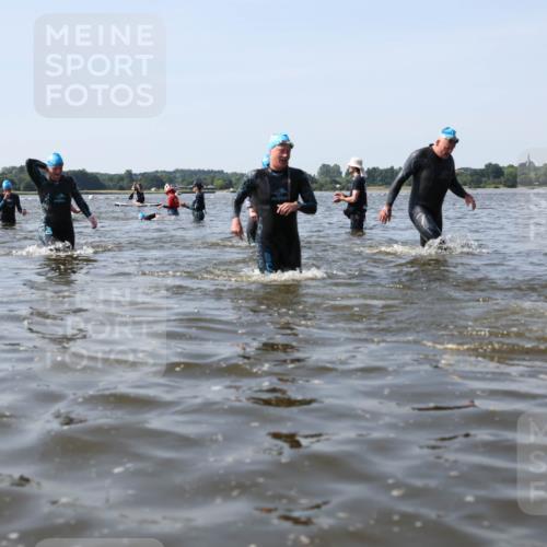 22.06.2025 - Viking Triathlon Michael Strokosch http://msf.ph/oto/8057301 22.06.2025 10:34:53 Schwimmen 17, 43, 77, 114, 161, 323, 434, 475, 495, 548, 550 meine-sportfotos.de