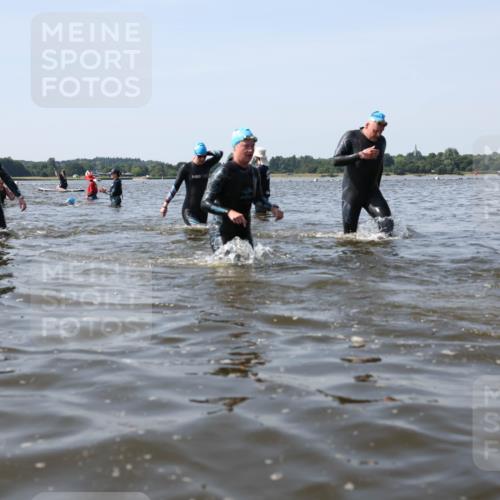 22.06.2025 - Viking Triathlon Michael Strokosch http://msf.ph/oto/8057306 22.06.2025 10:34:54 Schwimmen 17, 43, 77, 161, 434, 475, 495, 548, 550 meine-sportfotos.de