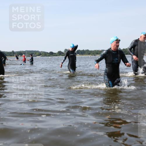 22.06.2025 - Viking Triathlon Michael Strokosch http://msf.ph/oto/8057315 22.06.2025 10:34:55 Schwimmen 17, 43, 77, 161, 434, 475, 495, 548 meine-sportfotos.de