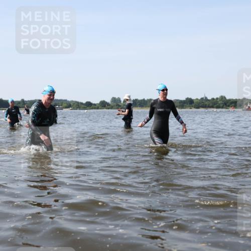22.06.2025 - Viking Triathlon Michael Strokosch http://msf.ph/oto/8057331 22.06.2025 10:34:57 Schwimmen 17, 43, 77, 161, 434, 475, 495, 548, 660 meine-sportfotos.de