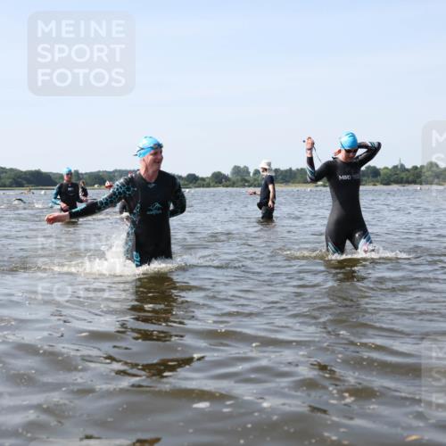 22.06.2025 - Viking Triathlon Michael Strokosch http://msf.ph/oto/8057334 22.06.2025 10:34:58 Schwimmen 17, 43, 77, 157, 161, 434, 475, 495, 548, 660 meine-sportfotos.de