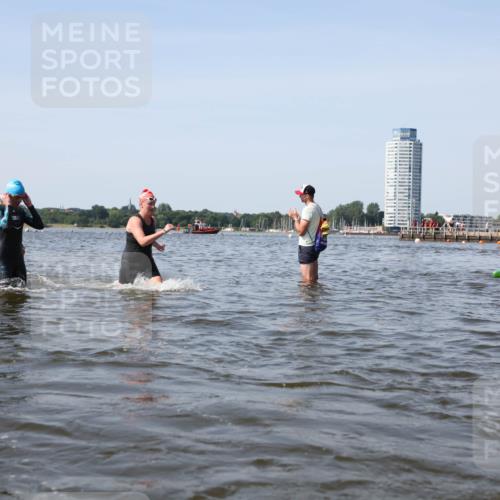 22.06.2025 - Viking Triathlon Michael Strokosch http://msf.ph/oto/8057347 22.06.2025 10:35:04 Schwimmen 17, 43, 139, 157, 475, 495, 548, 660 meine-sportfotos.de