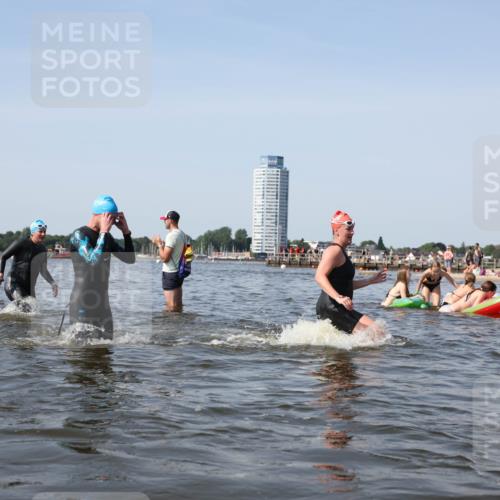 22.06.2025 - Viking Triathlon Michael Strokosch http://msf.ph/oto/8057354 22.06.2025 10:35:07 Schwimmen 139, 157, 296, 365, 475, 495, 548, 660 meine-sportfotos.de