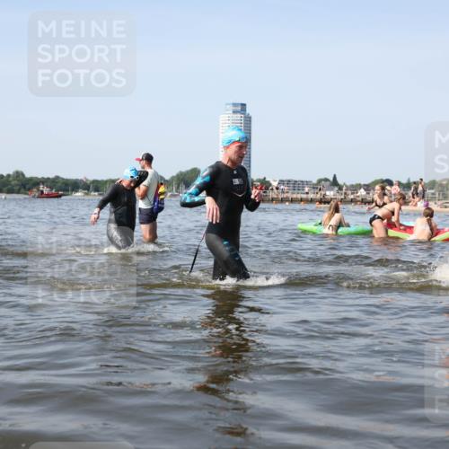22.06.2025 - Viking Triathlon Michael Strokosch http://msf.ph/oto/8057362 22.06.2025 10:35:08 Schwimmen 139, 157, 204, 296, 365, 475, 495, 548, 660 meine-sportfotos.de