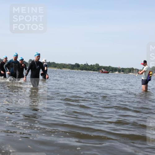 22.06.2025 - Viking Triathlon Michael Strokosch http://msf.ph/oto/8057372 22.06.2025 10:35:13 Schwimmen 139, 157, 204, 296, 365, 495, 508, 632, 660 meine-sportfotos.de