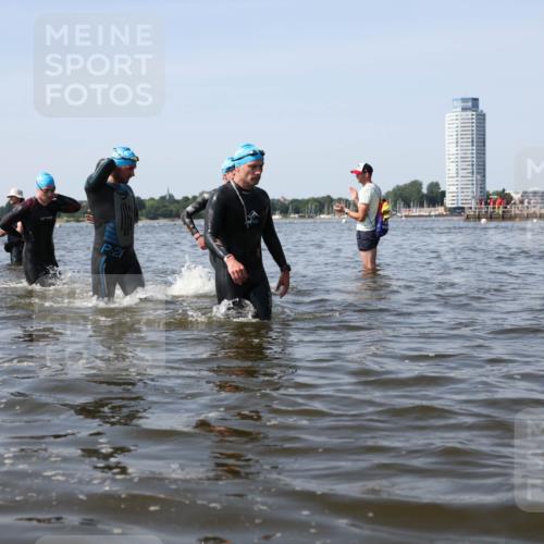 22.06.2025 - Viking Triathlon Michael Strokosch http://msf.ph/oto/8057378 22.06.2025 10:35:16 Schwimmen 139, 157, 204, 296, 320, 365, 395, 508, 632, 660 meine-sportfotos.de