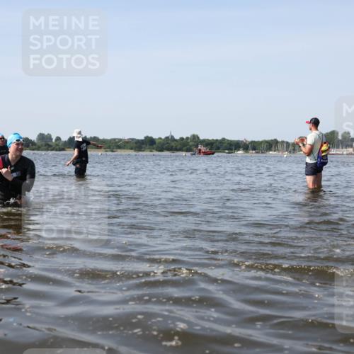 22.06.2025 - Viking Triathlon Michael Strokosch http://msf.ph/oto/8057410 22.06.2025 10:35:23 Schwimmen 107, 127, 204, 296, 320, 365, 395, 482, 508, 632 meine-sportfotos.de