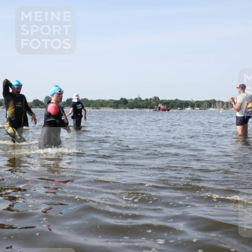 22.06.2025 - Viking Triathlon Michael Strokosch http://msf.ph/oto/8057411 22.06.2025 10:35:23 Schwimmen 107, 127, 204, 296, 320, 365, 395, 482, 508, 632 meine-sportfotos.de