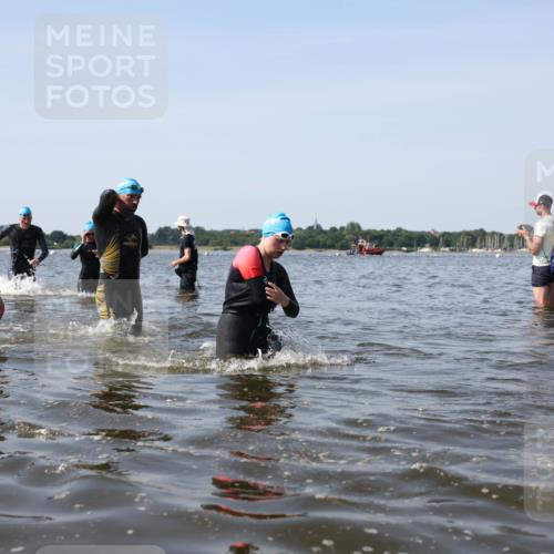 22.06.2025 - Viking Triathlon Michael Strokosch http://msf.ph/oto/8057416 22.06.2025 10:35:24 Schwimmen 107, 127, 204, 296, 320, 365, 395, 482, 508, 632 meine-sportfotos.de