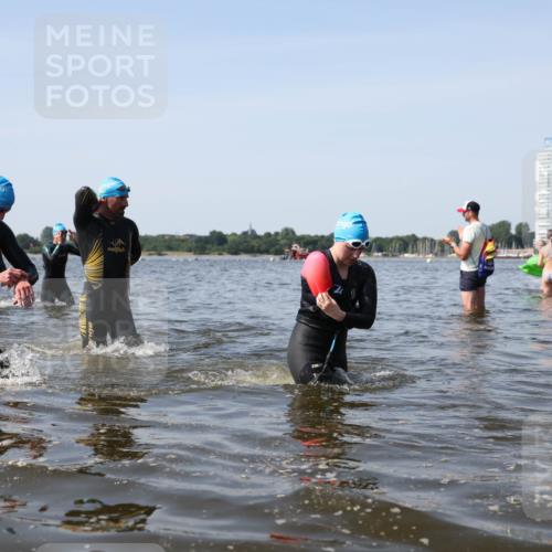 22.06.2025 - Viking Triathlon Michael Strokosch http://msf.ph/oto/8057420 22.06.2025 10:35:25 Schwimmen 107, 127, 204, 296, 320, 365, 395, 415, 482, 508, 632 meine-sportfotos.de