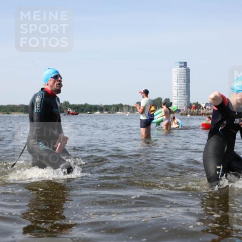22.06.2025 - Viking Triathlon Michael Strokosch http://msf.ph/oto/8057427 22.06.2025 10:35:26 Schwimmen 107, 127, 134, 204, 296, 320, 365, 395, 415, 482, 508, 602, 632 meine-sportfotos.de
