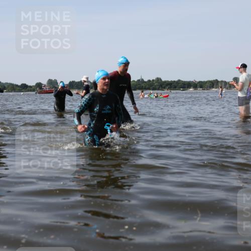 22.06.2025 - Viking Triathlon Michael Strokosch http://msf.ph/oto/8057428 22.06.2025 10:38:16 Schwimmen 61, 72, 89, 191, 209, 269, 447, 509, 535, 662 meine-sportfotos.de