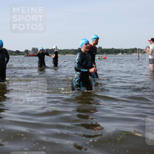 22.06.2025 - Viking Triathlon Michael Strokosch http://msf.ph/oto/8057430 22.06.2025 10:38:16 Schwimmen 61, 72, 89, 191, 209, 269, 447, 509, 535, 662 meine-sportfotos.de