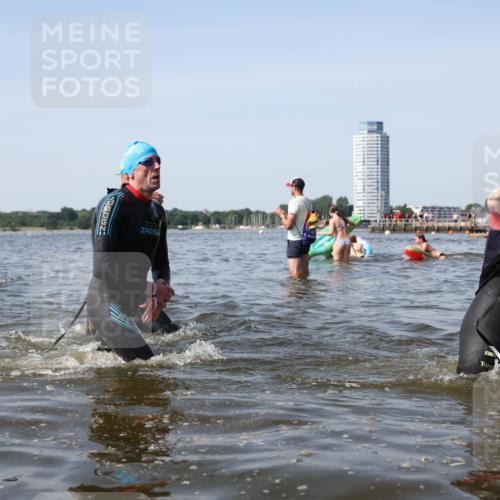 22.06.2025 - Viking Triathlon Michael Strokosch http://msf.ph/oto/8057431 22.06.2025 10:35:26 Schwimmen 107, 127, 134, 204, 296, 320, 365, 395, 415, 482, 508, 602, 632 meine-sportfotos.de