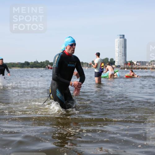 22.06.2025 - Viking Triathlon Michael Strokosch http://msf.ph/oto/8057433 22.06.2025 10:35:27 Schwimmen 107, 127, 134, 204, 296, 320, 395, 415, 482, 508, 602, 632 meine-sportfotos.de