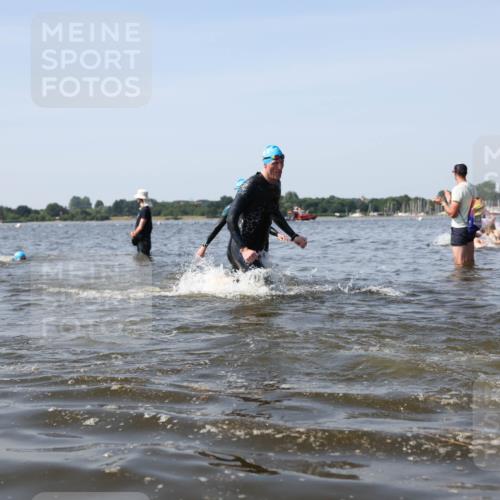 22.06.2025 - Viking Triathlon Michael Strokosch http://msf.ph/oto/8057443 22.06.2025 10:35:28 Schwimmen 62, 107, 127, 134, 204, 320, 395, 415, 482, 508, 602, 632 meine-sportfotos.de