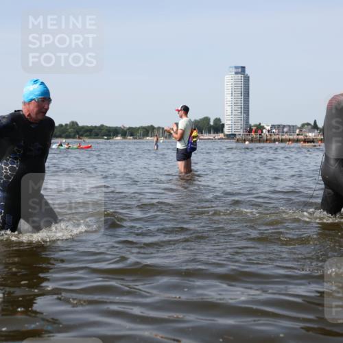22.06.2025 - Viking Triathlon Michael Strokosch http://msf.ph/oto/8057446 22.06.2025 10:38:19 Schwimmen 61, 72, 89, 191, 209, 269, 398, 428, 447, 509, 535, 662 meine-sportfotos.de